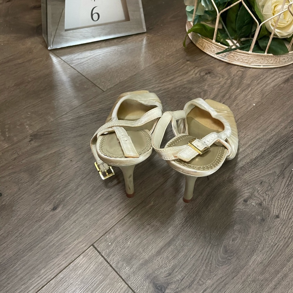 Chinese Landry heels - Picture 3 of 4